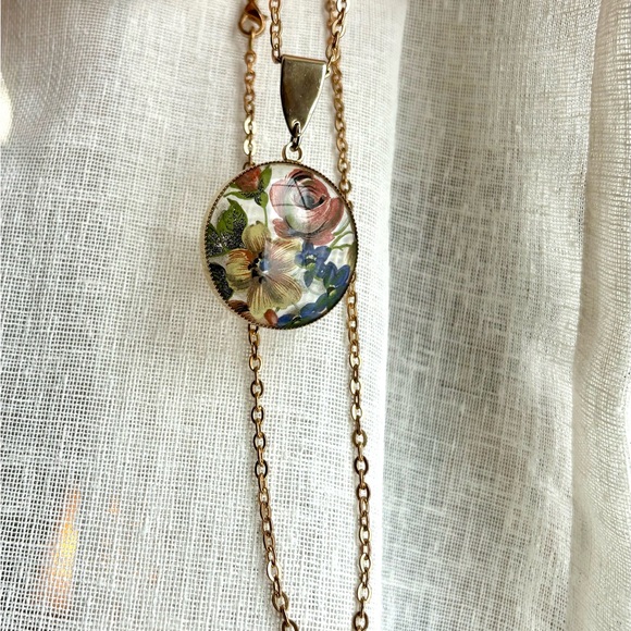 Gold Plated Floral Painted Glass Pendant Necklace 30 Inch Gold Plated Chain - Picture 7 of 7